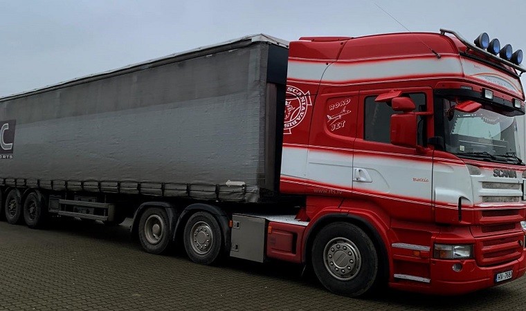 Duński właściciel salonu z ciężarówkami odrzucił dostawę z powodu zagranicznej ciężarówki i kierowcy