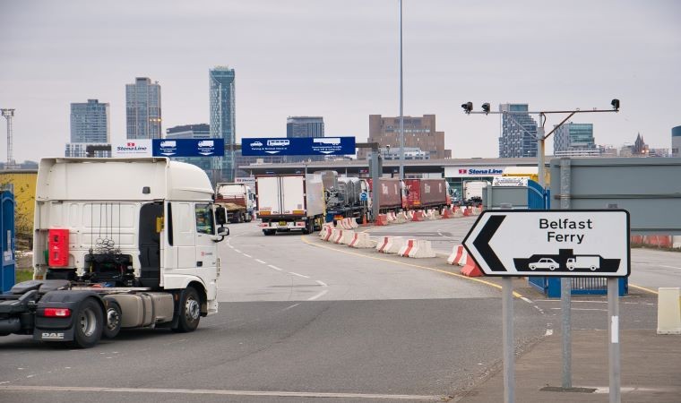 Brexit: Kierowcy ciężarówek „potrzebują 700 stron dokumentów częściowo napisanych po łacinie”, aby eksportować towary z Wielkiej Brytanii do UE