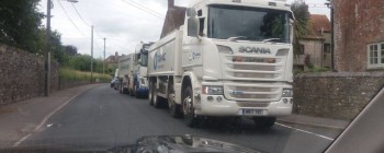 Mieszkańcy trzech małych miejscowości twierdzą, że samochody ciężarowe mają „poważny wpływ” na ich życie