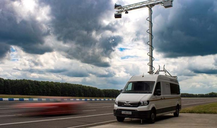 National Highways wykorzystuje kamerę o wysokim punkcie widzenia do wychwytywania wykroczeń drogowych na M6